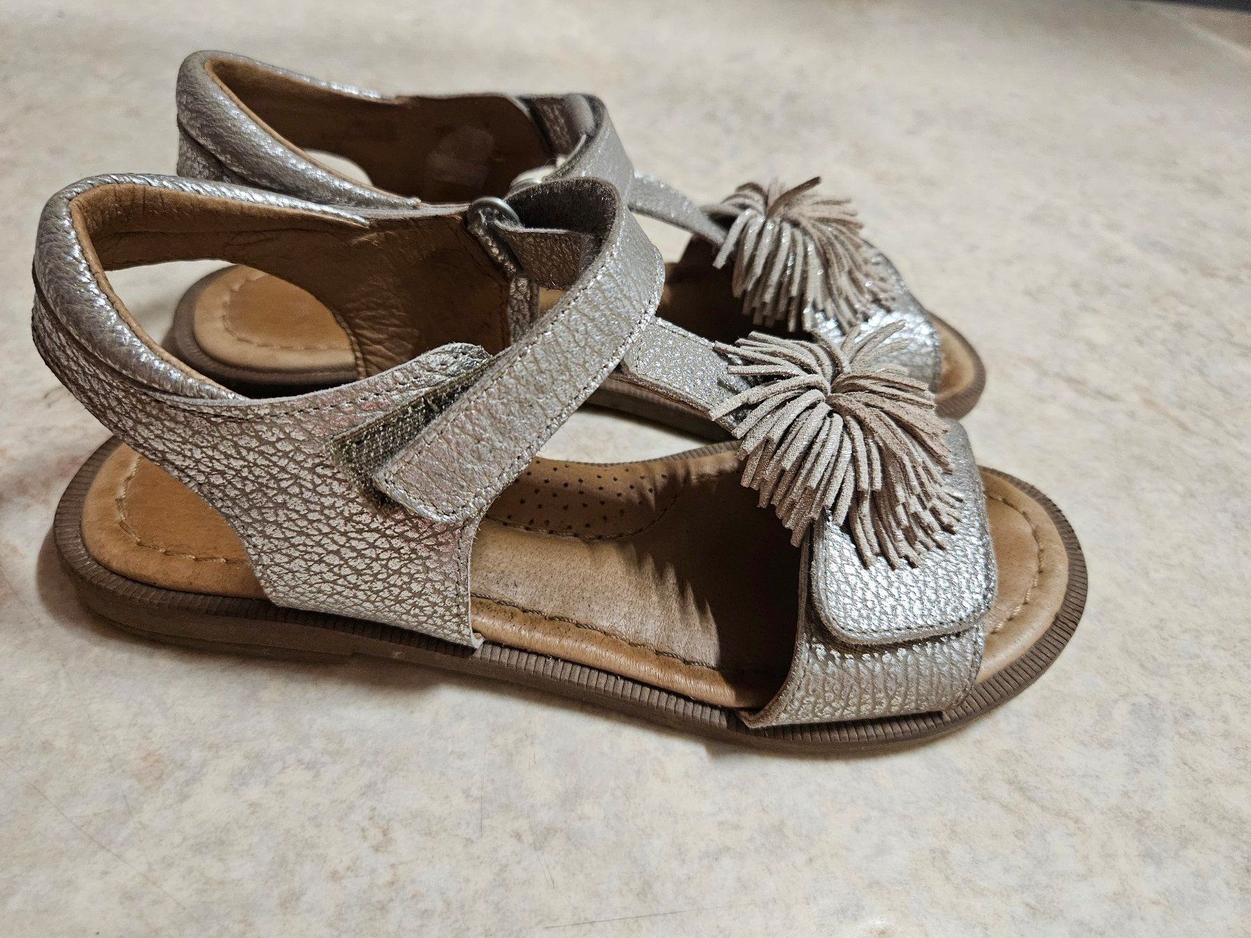 Schuhe für Mädchen: Ledersandalen 35 – Gebraucht aus Hünenberg von lexli06 1