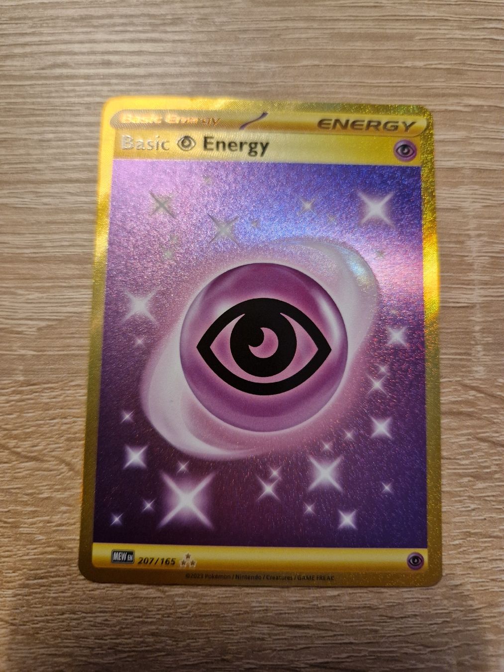 Pokémon Carte collezionabili: Pokemon Basic Energie Goldkarte 207/165 – Nuovo (secondo la descrizione) da Altendorf venduto da flo_7bp5