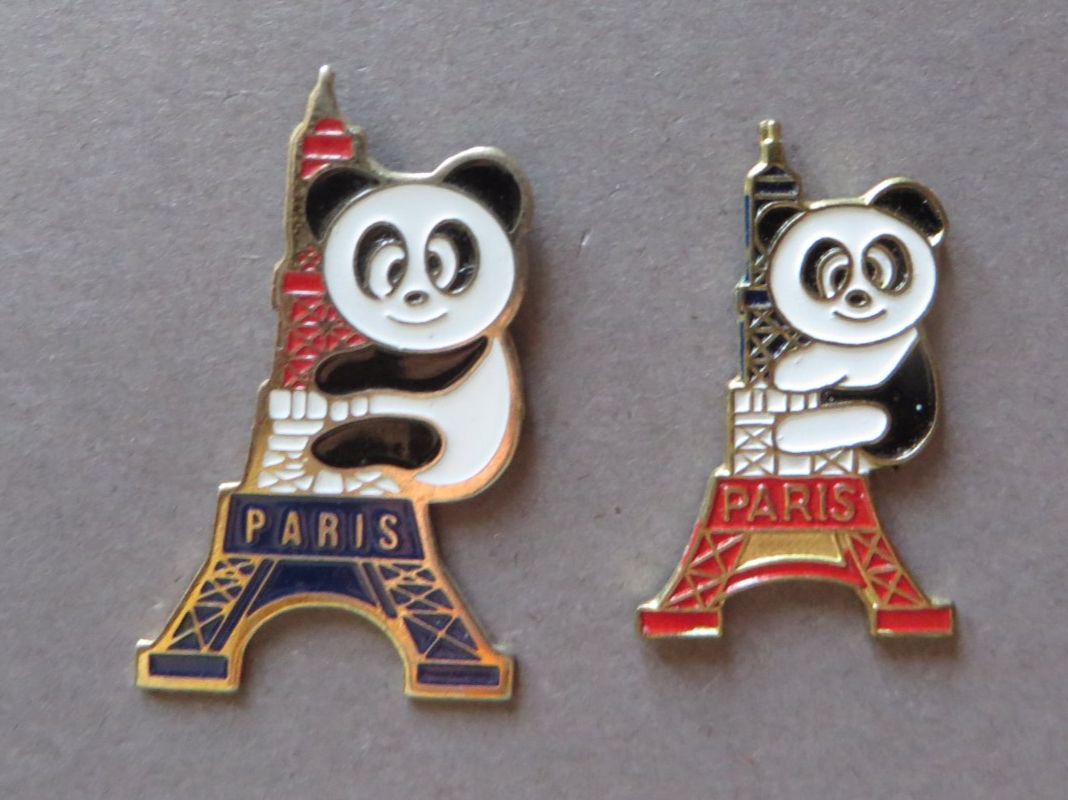 Placchette & Badge: 2 PINS, EIFELTURM PARIS, PANDA BÄR – Usato da Neuhausen venduto da luckimucki