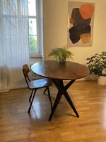 Ovaler Massiv-Holztisch 145cm x 100cm