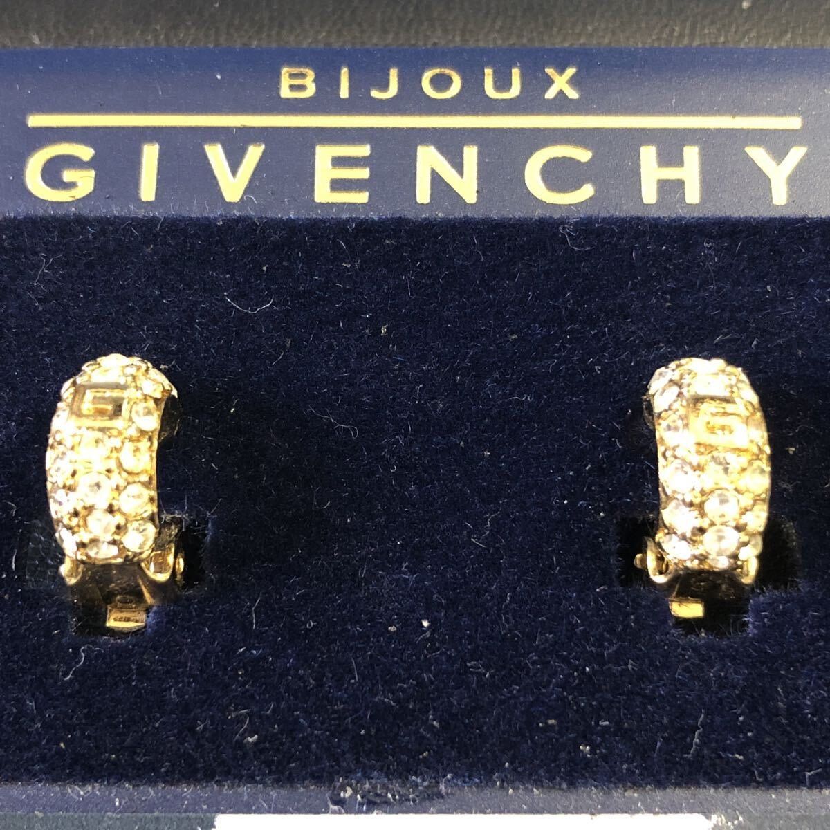 Givenchy Orecchini pendenti & Orecchini a lobo: Givenchy Ohrringe Goldfarbe Strass Vintage – Nuovo (secondo la descrizione) da Winterthur venduto da Dejv