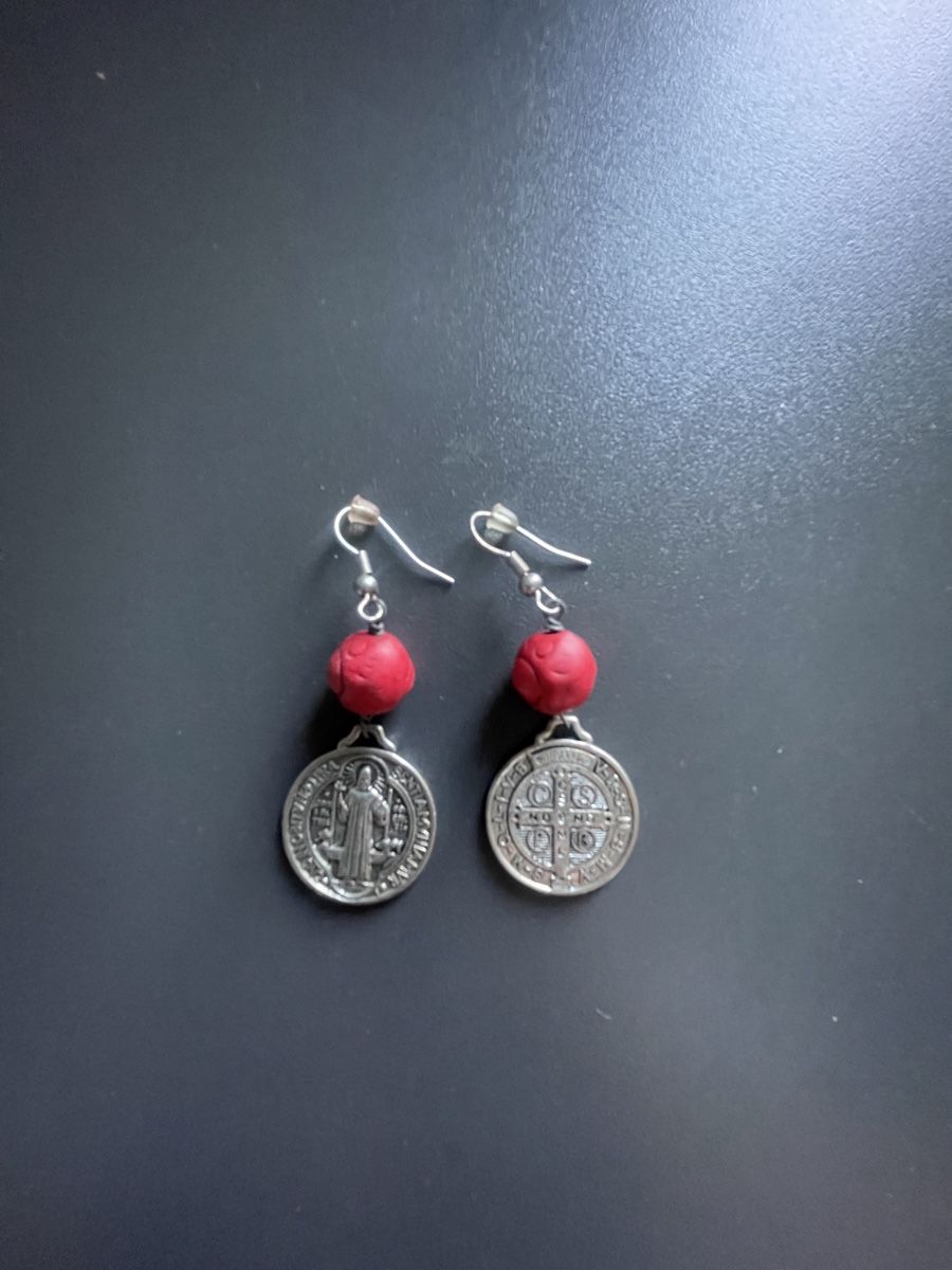 Orecchini pendenti & Orecchini a lobo: Ohrringe mit roter Perle – Nuovo (secondo la descrizione) da Zürich venduto da valevare