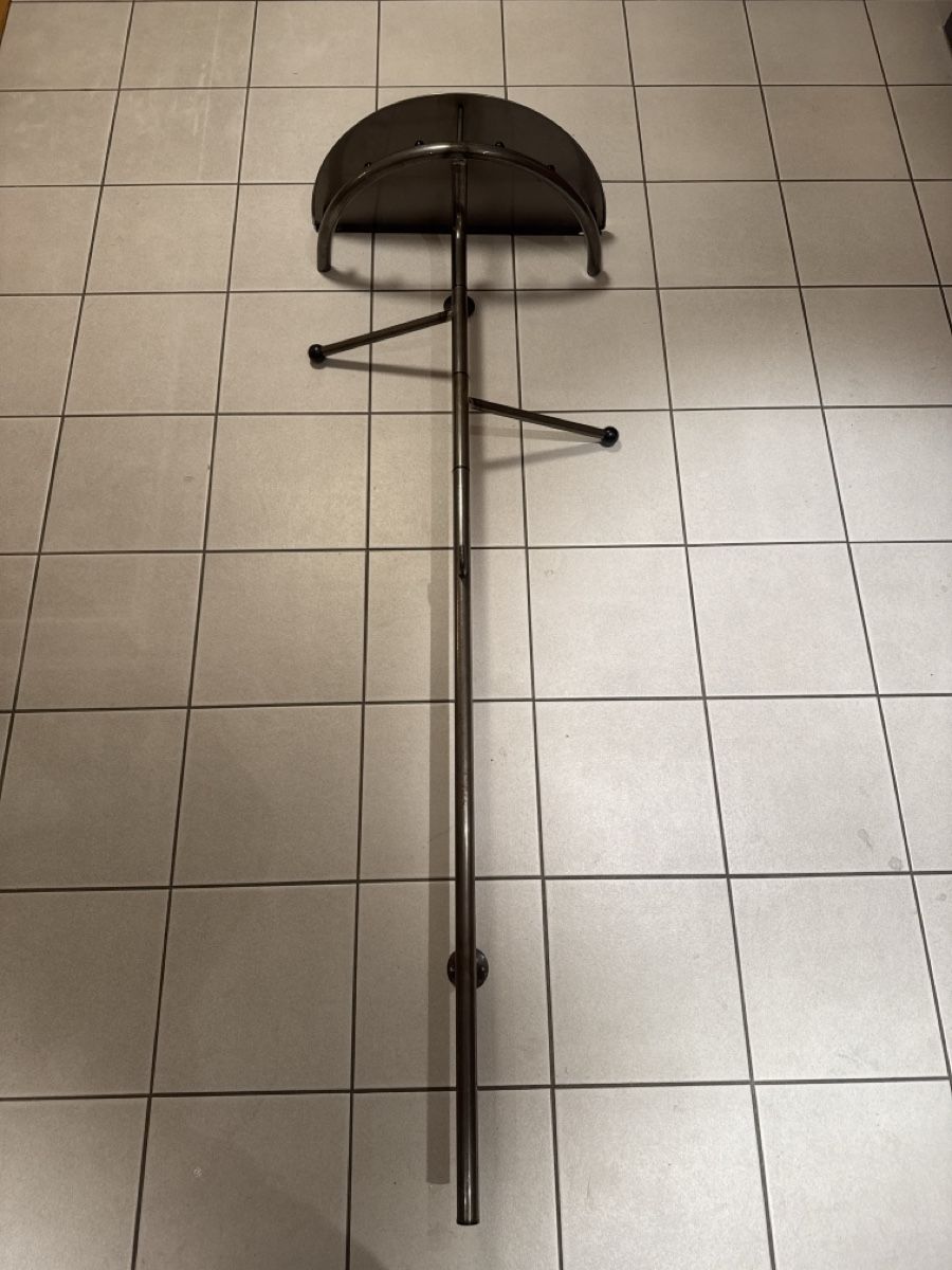 Guardaroba: Gratis Garderobe aus Metall – Usato da Rickenbach LU venduto da Trixis65