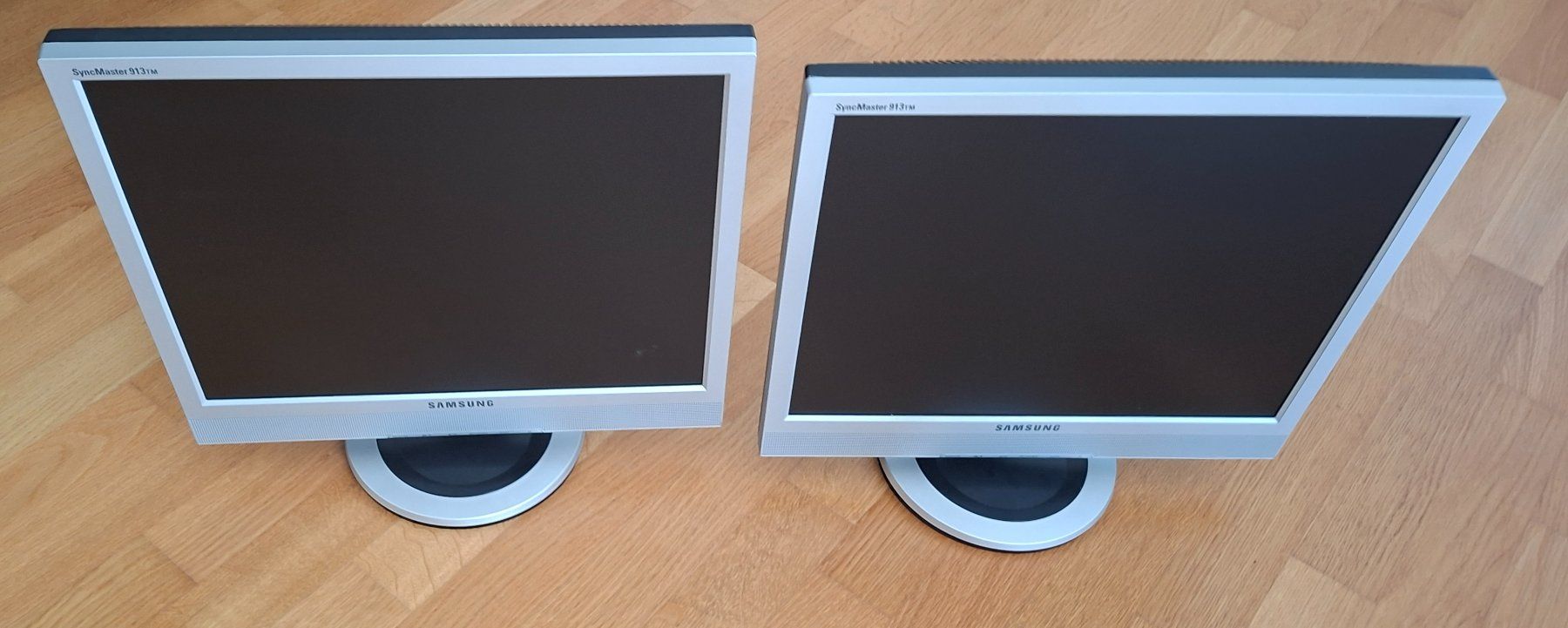 Monitor: 2x SAMSUNG SyncMaster 913TM – Usato da Güttingen venduto da DeniseBaumann
