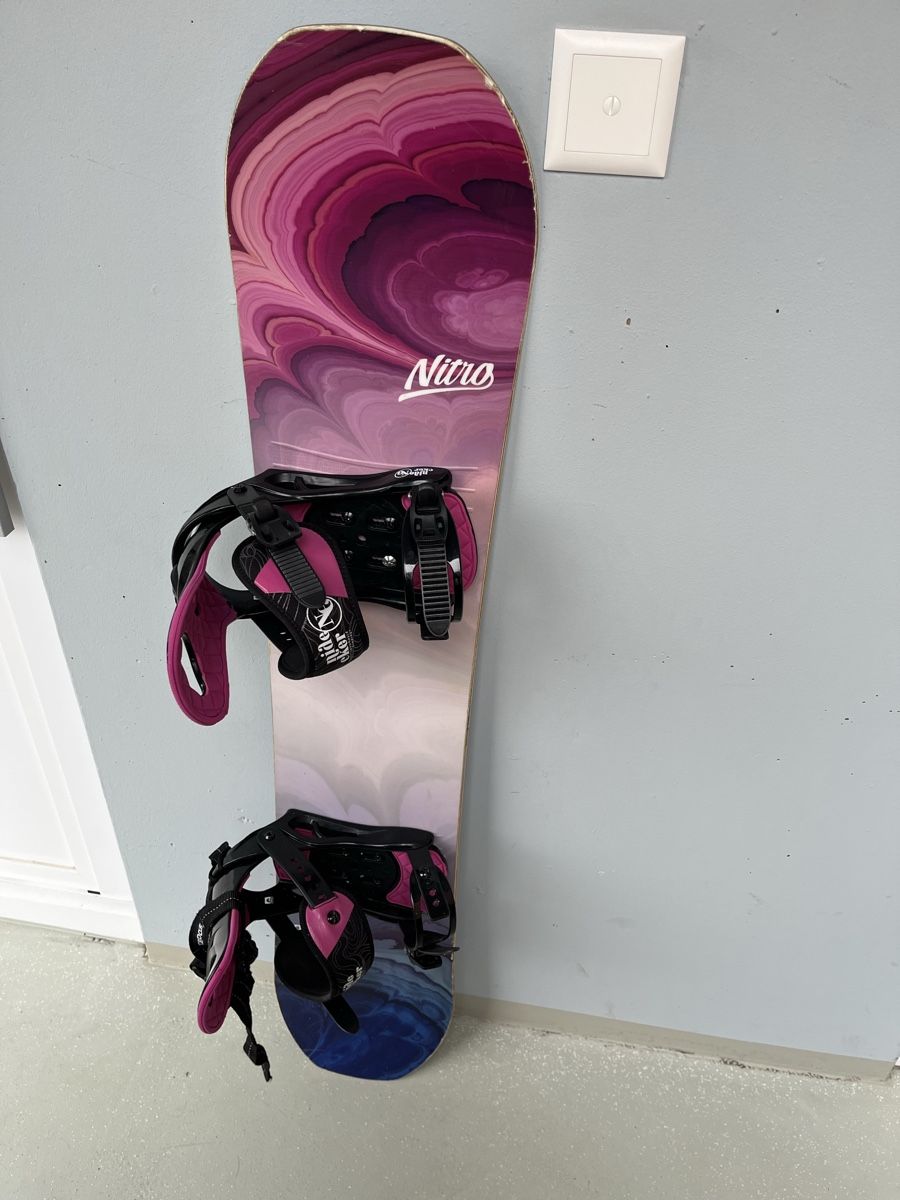 Snowboard Nitro Board: Nitro Snowboard 126cm inkl. Nidecker Bindung – Usato da Horgen venduto da pupcia01 4