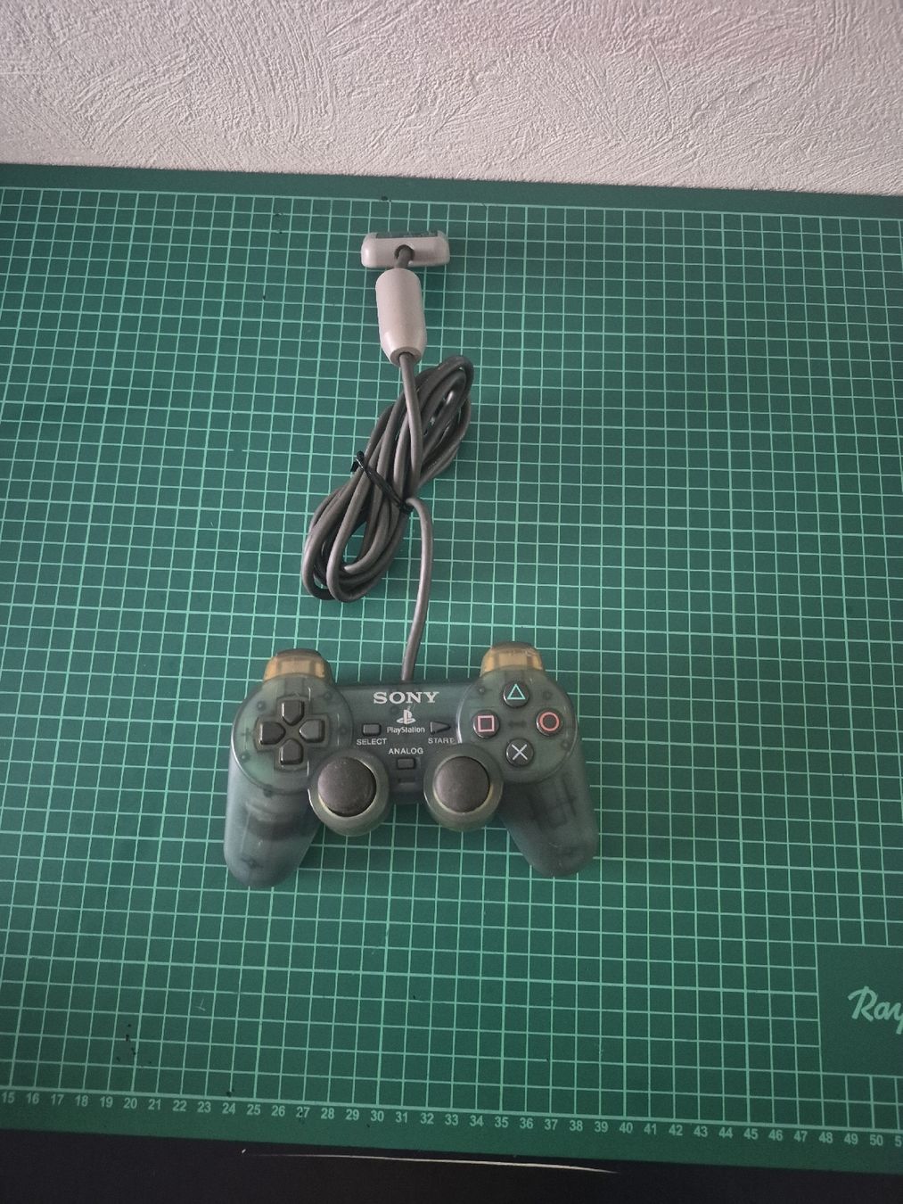 Sony Controller: Sony PlayStation 2, PS2  Controller - Great for Summer Gamin – Usato da Meyrin venduto da Retro-GZ