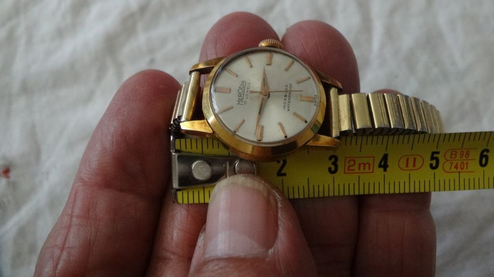 Montres: HERODIA  KLEINE DAMEN UHR .HANDAUFZEUG.17J.LAUFT-- – D'occasion à zürich par ahmad01 4