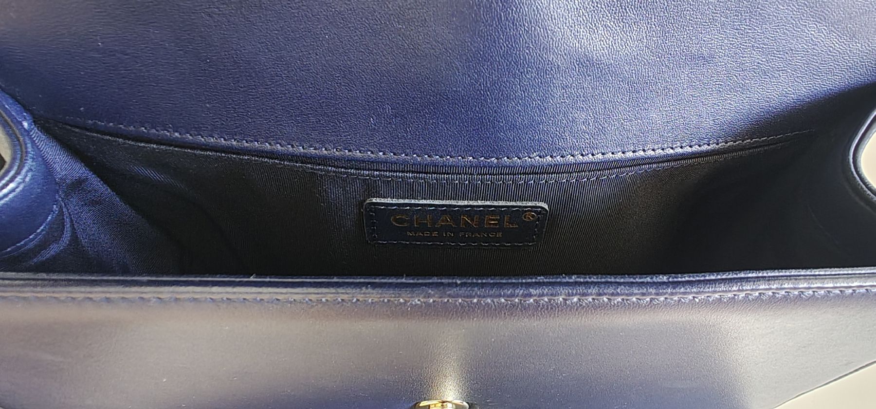 Chanel Borse da donna: Chanel Boy bag, old medium, navy / gold – Usato da Meilen venduto da Aphrodite87 6