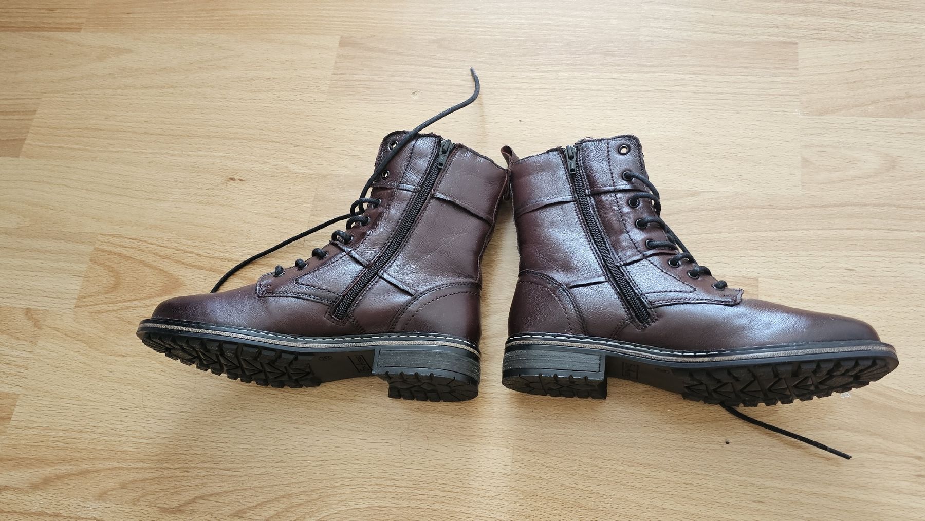 Chaussures femmes: Neue Leder-Boots Grösse 38 – Neuf (Voir description) à Rüschlikon par Schildchroetli 2