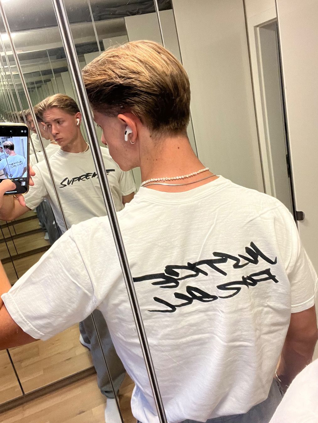 Supreme T-shirt: Supreme T-Shirt – Usato da Niederlenz venduto da Nicolas37 3