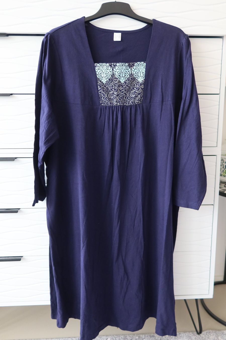 Negligees & Pigiami: Damennachthemd Grösse 56/58, 100% Baumwolle - NEU – Nuovo e nell'imballaggio originale da Zürich venduto da Piki7