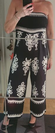 Sommerlicher Jumpsuit, Grösse S, schwarz/weiss gemustert