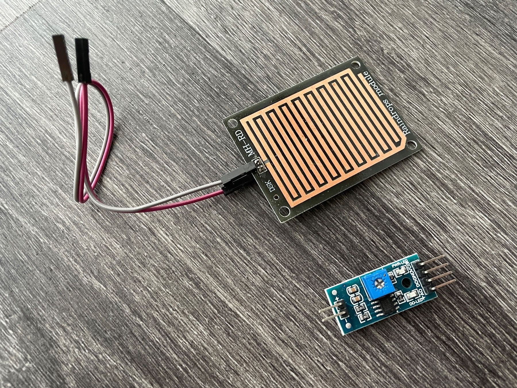 Arduino Componenti elettronici: Arduino 3.3-5V Raindrop Modul Raindrop Sensor Modul NEU – Nuovo e nell'imballaggio originale da La Plaine venduto da sil4555