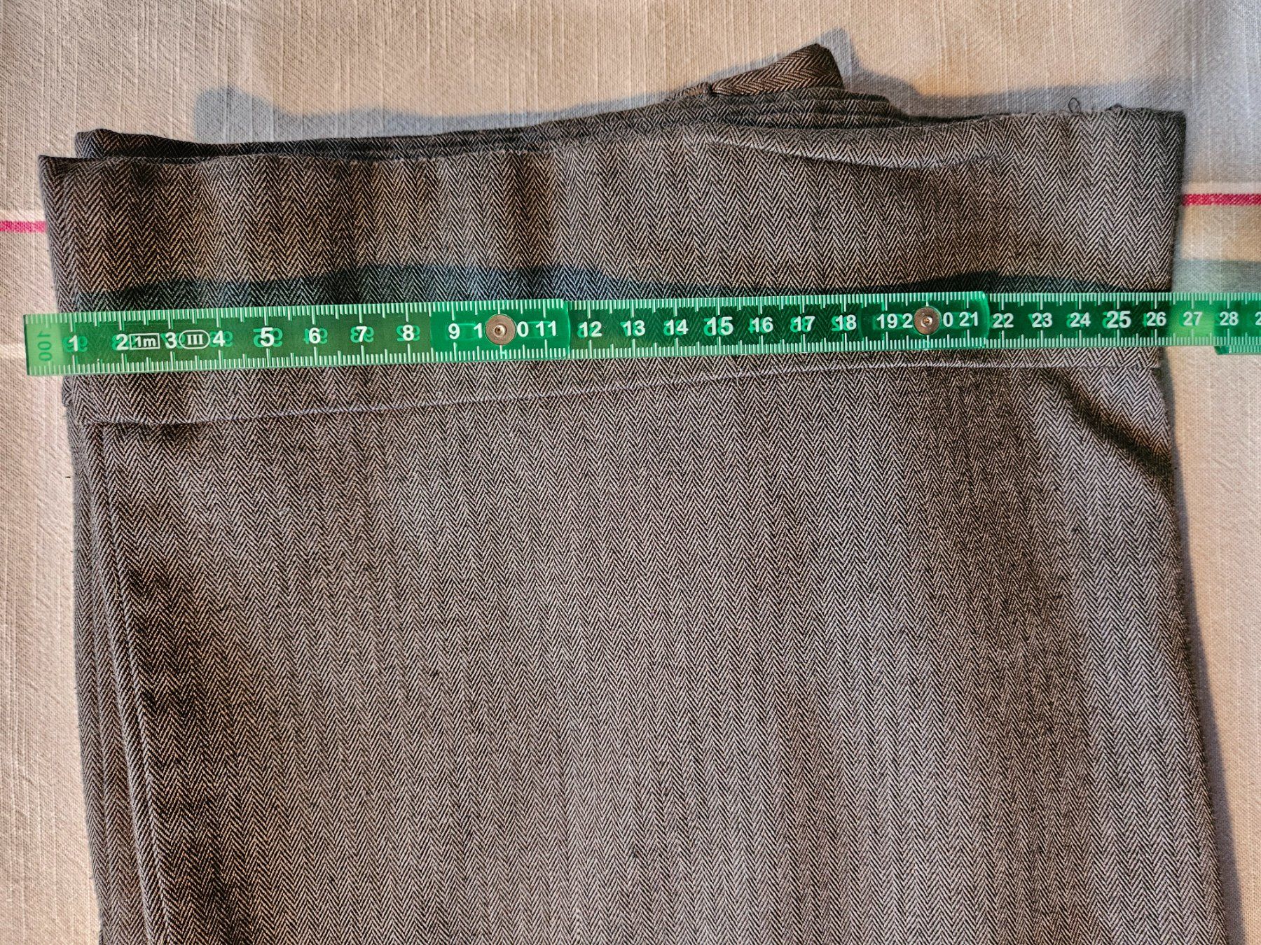 H&M Pantaloni: H&M Marlene Hose, Grau, Grösse 40 – Usato da Wettingen venduto da Sk8ertomda 8