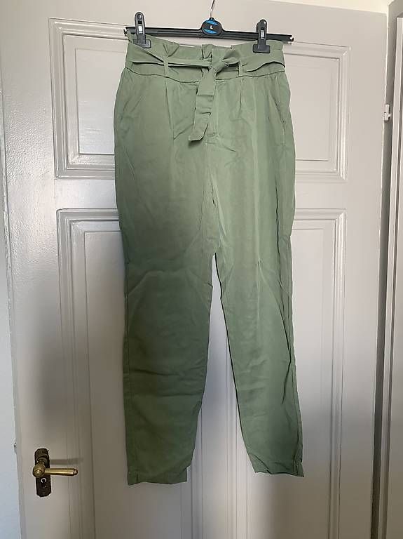 Pantaloni: Stoffhose Only Gr.M – Usato da Solothurn venduto da mar_spc6