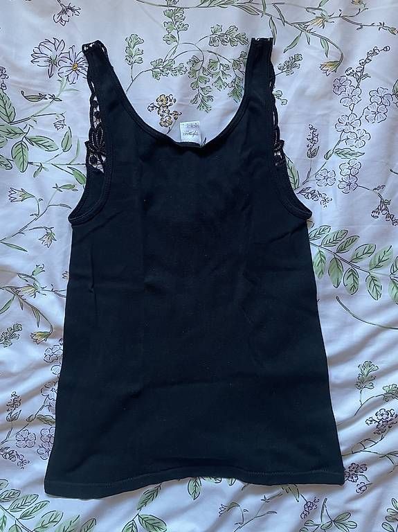 Top: Schwarzes spitzen-top – Usato da Studen SZ venduto da _jasi7307_ 1