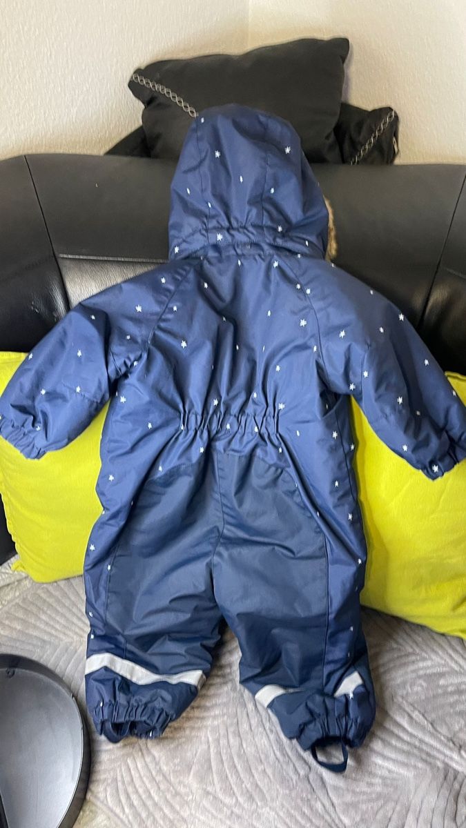 H&M Anzüge: H&M Winter Overall Gr. 80 mit Sternen! – Gebraucht aus Zürich von Krikri21 2