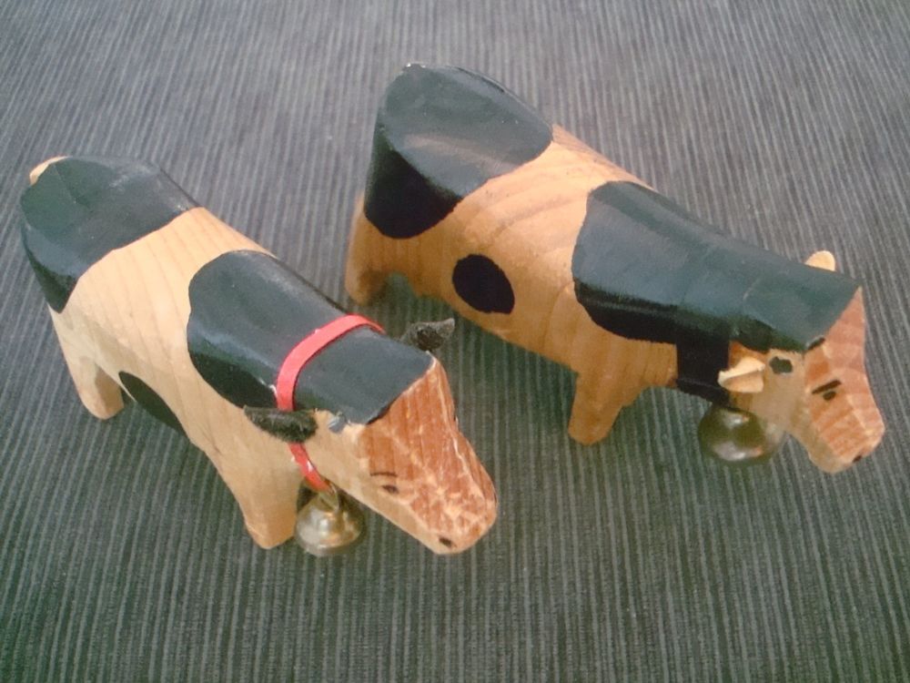 2 Alte Holzkühe - Geschnitzt | Kaufen auf Ricardo