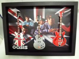 Bild OASIS, 3 Stk. Modell Gitarren, Unikat (B.50cm x H.37cm)