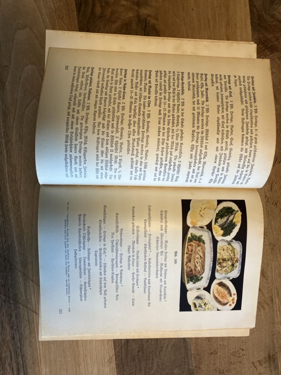 Das Meisterwerk der Küche: Kochbuch für jede Hausfrau (Gebraucht) in