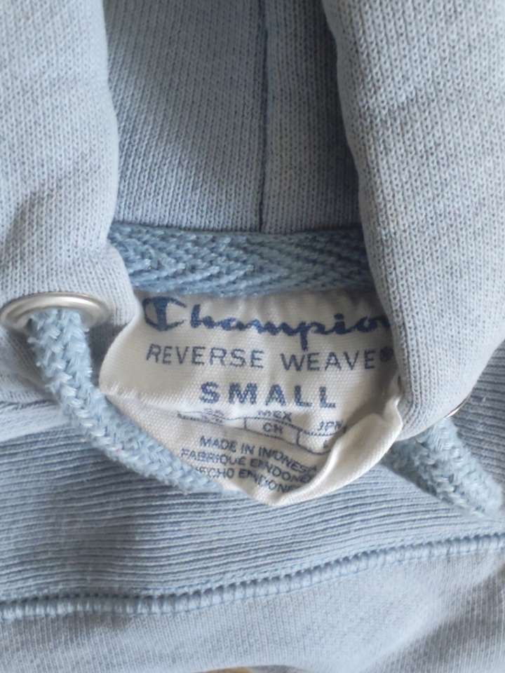 Champion Maglioni & Felpe: Champion Hoodie hellblau – Usato da Steffisburg venduto da val_52y6 2