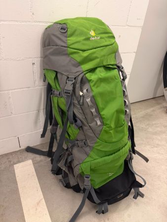 Deuter Aircontact Pro 65+15 SL Trekkingrucksack grün