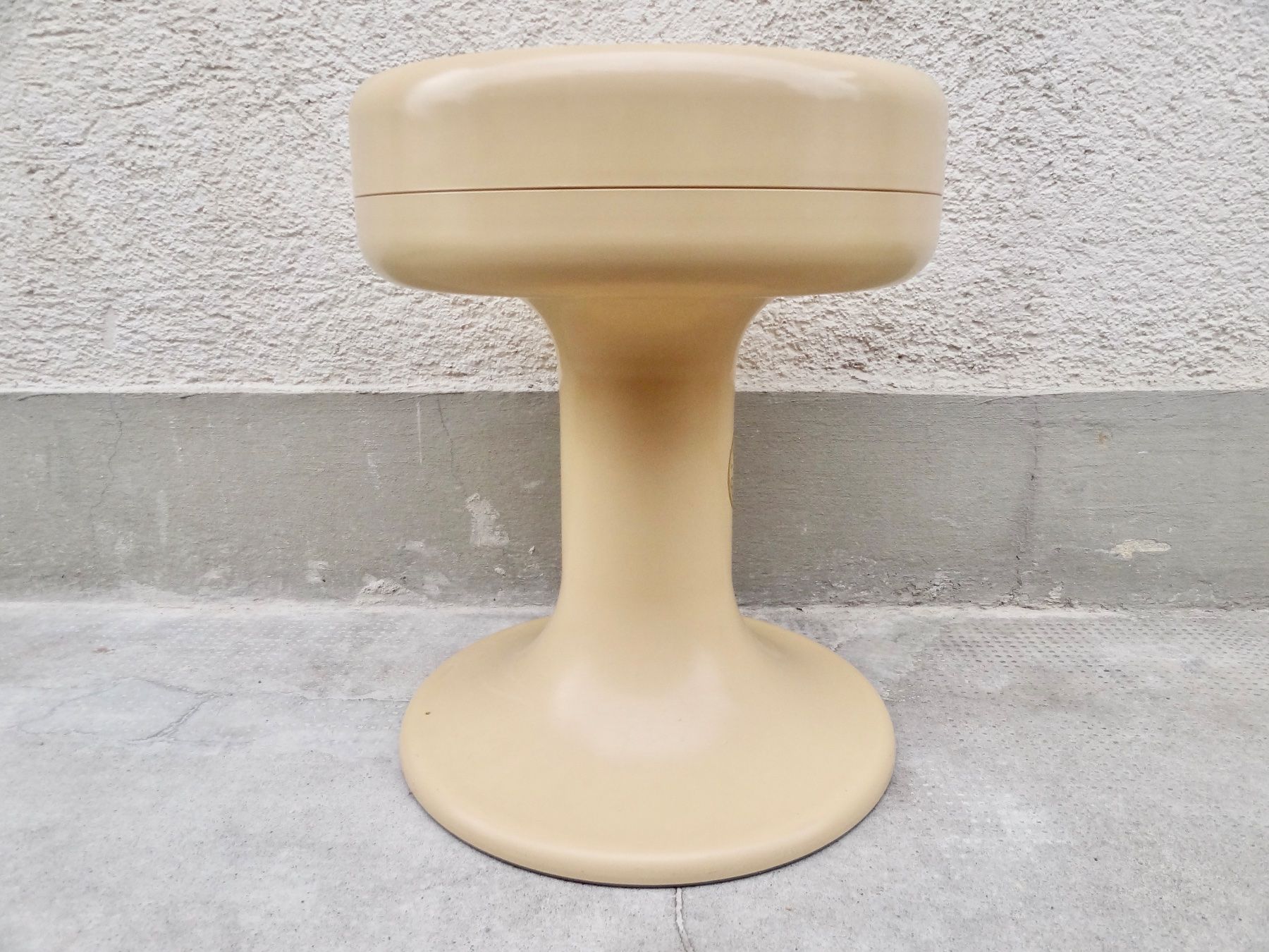 Hocker: Badhocker Vintage Tulpenfuss 60er 70er – Gebraucht aus Kerzers von zimmergruen 8
