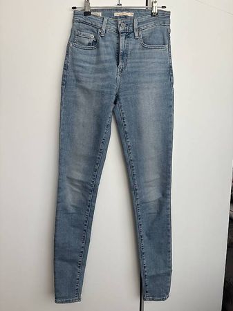Jean femme Levis 721 High Rise Skinny, t.25