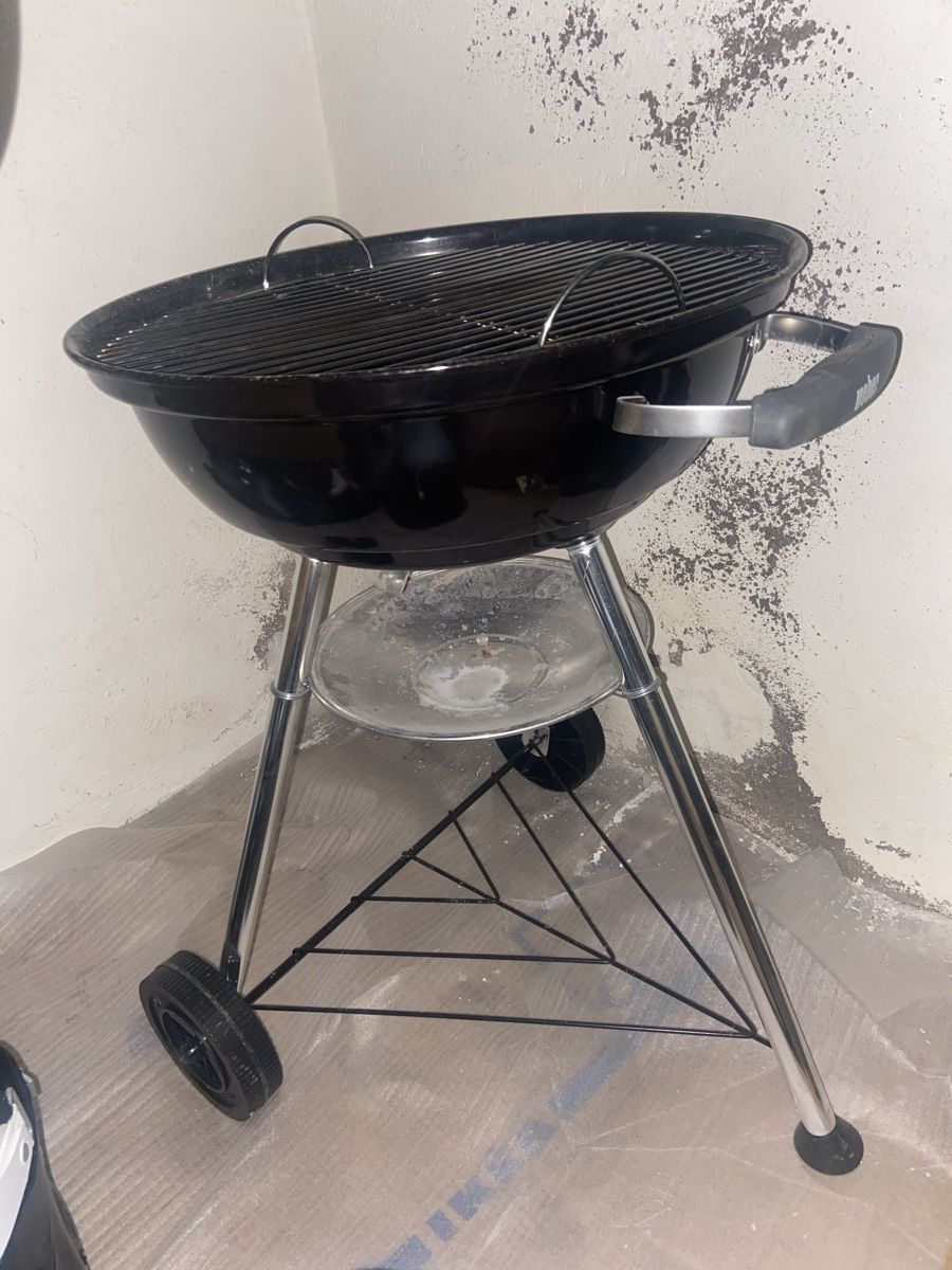 Griglie: Weber Holzkohlegrill Compact Kettle – Usato da St.Gallen venduto da Arc9 2