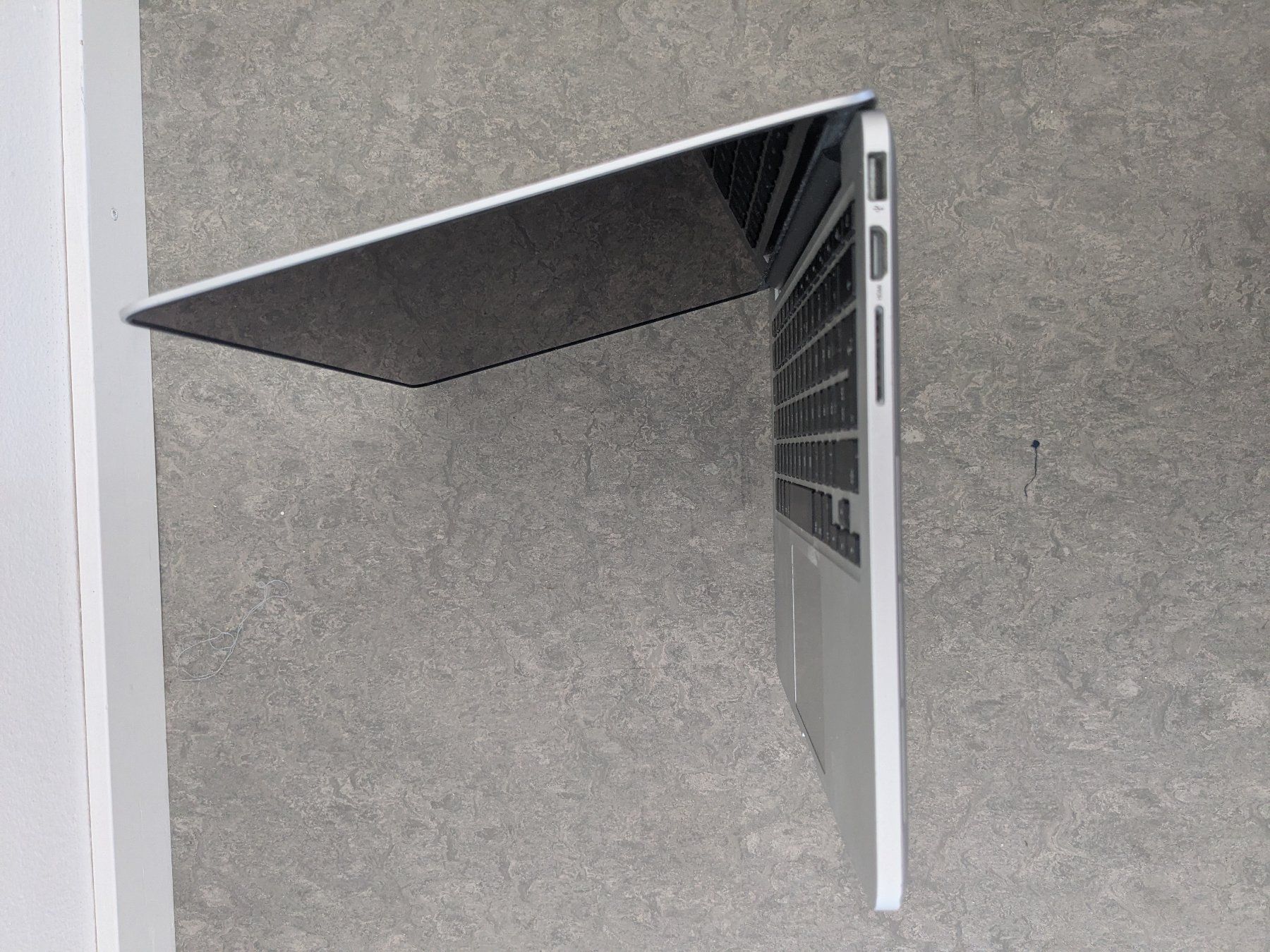 Apple Notebooks: Apple MacBook Pro 13 Zoll, defekt – Gebraucht aus Aesch von vespalinio 1