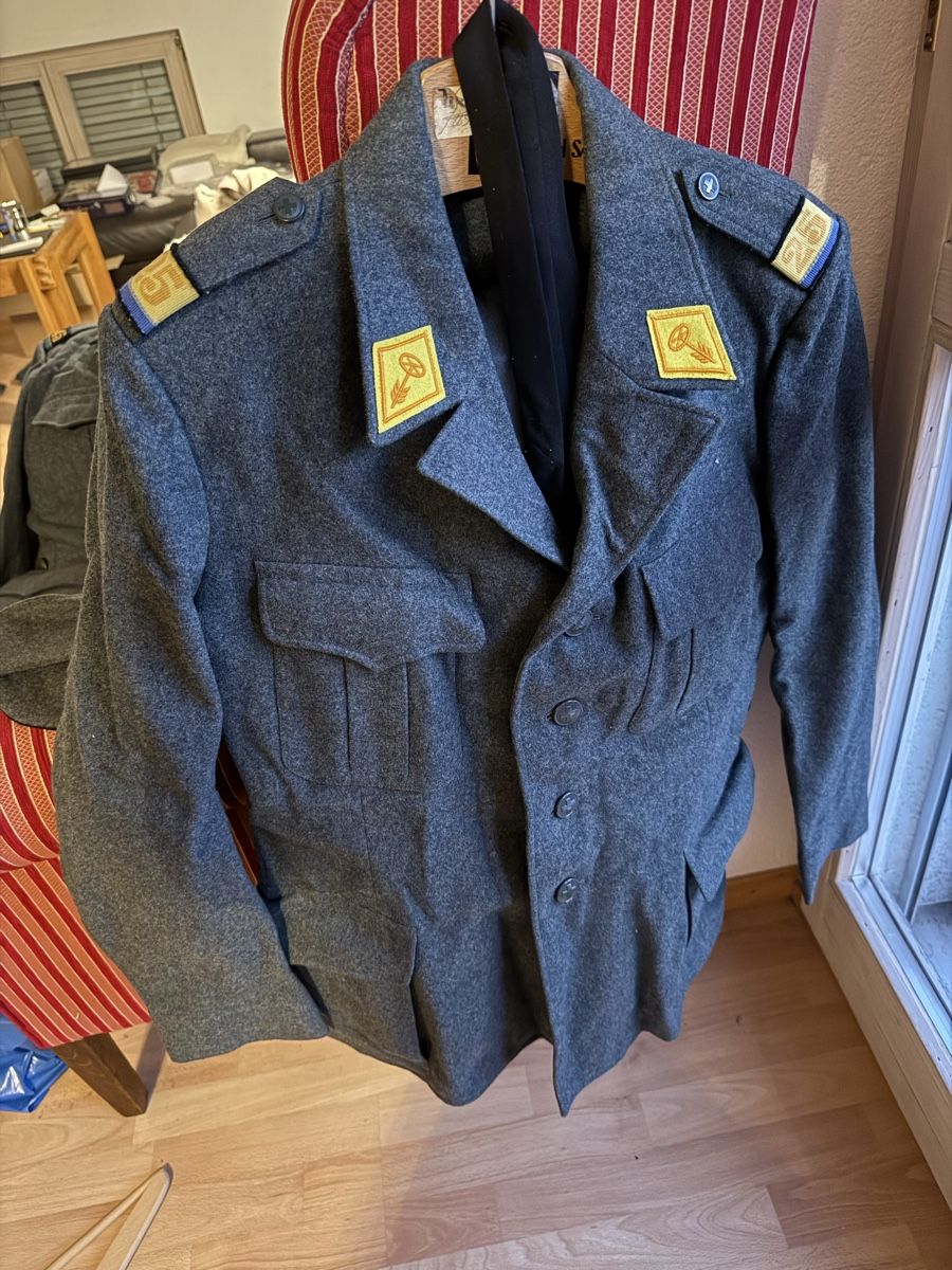 Schweizer Armee Uniformi: Uniform Schweizer Militär Motorfahrer – Usato da Grossaffoltern venduto da hobel28