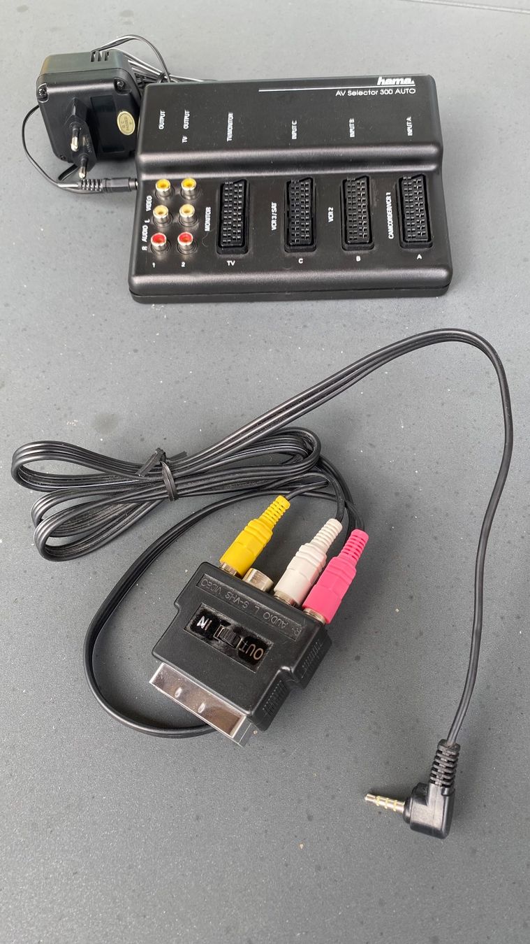 Hama Home Cinema: Switchbox «hama» / AV Selector 300 Auto – Usato da Gebertingen venduto da redeal 3