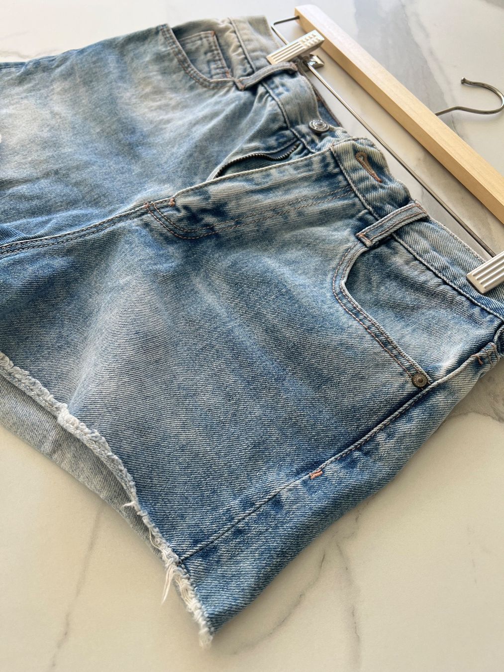 Zara Jeans: Zara Denim Shorts – Usato da Ebmatingen venduto da Charliz 2