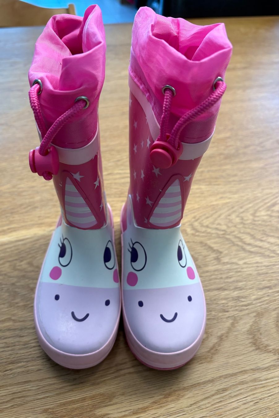Chaussures filles: Gummistiefel Grösse 24 – D'occasion à Wangen ZH par pink28