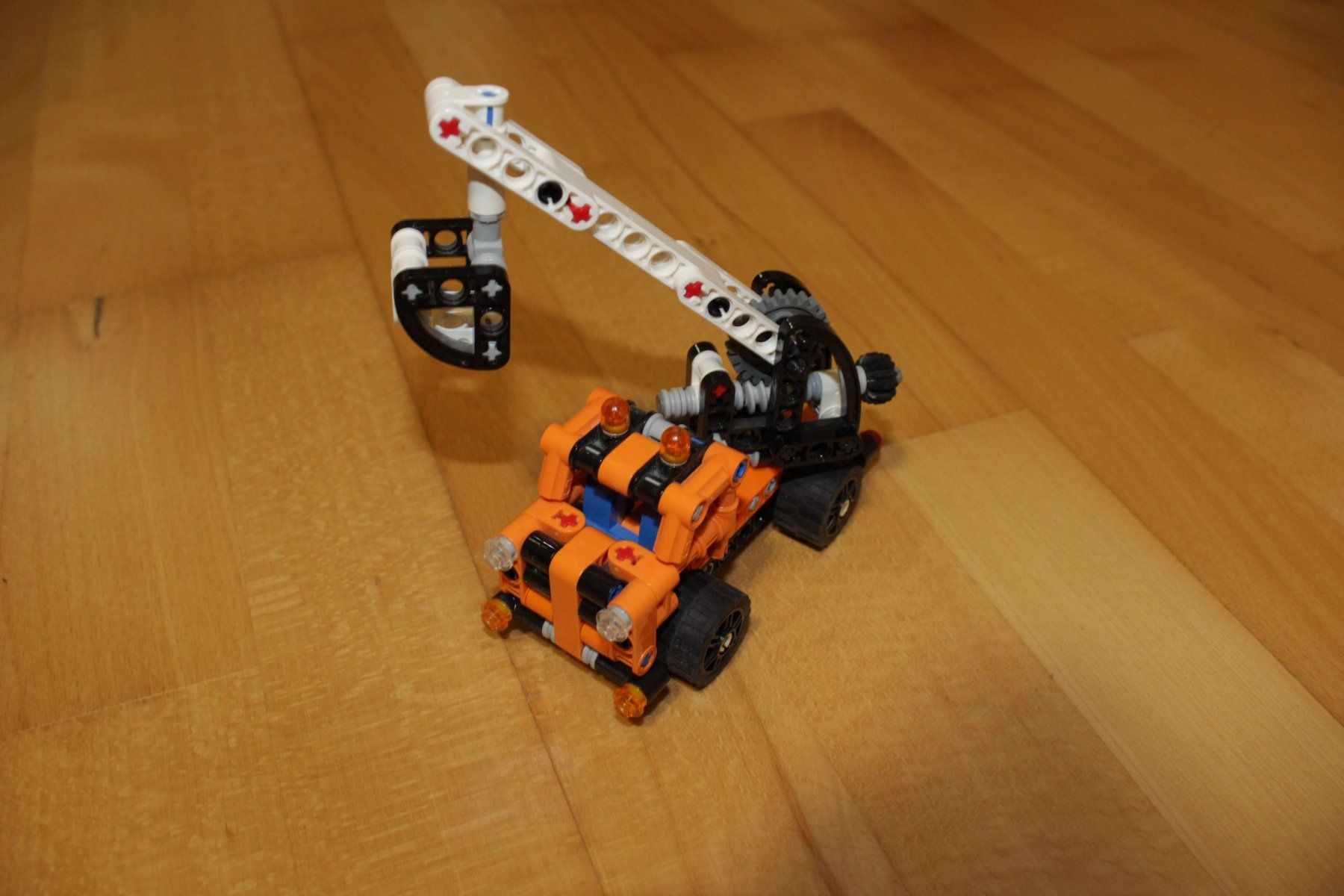 Lego Kit di costruzioni: Lego Technic 42088 Hubarbeitsbühne – Usato da Schinznach-Dorf venduto da Drn006 2