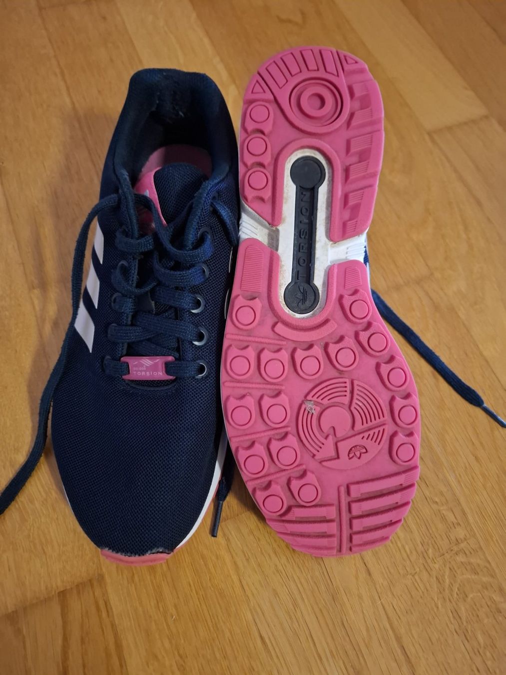 Adidas Scarpe da donna: Adidas Torsion Gr. 42 – Usato da Sursee venduto da Ventiduese 1