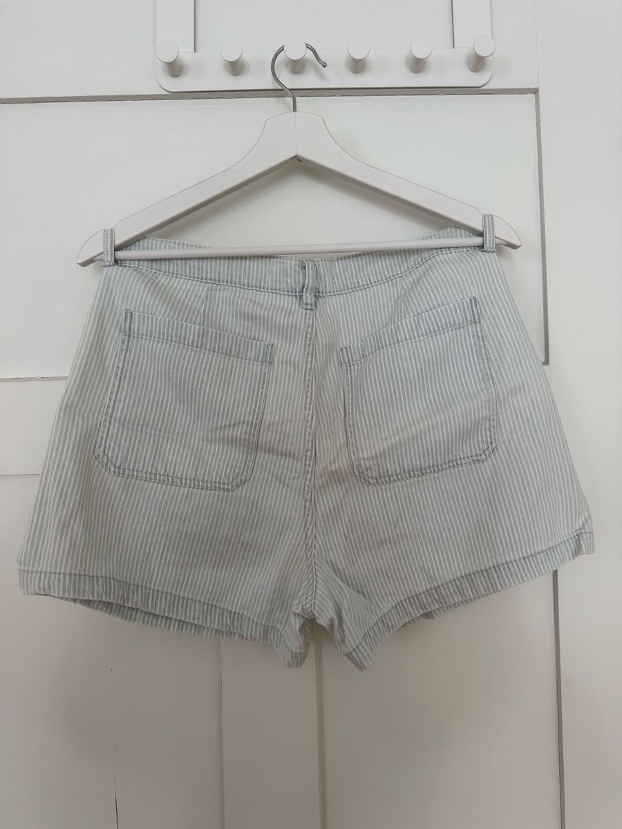 H&M Pantalons: L.O.G.G. Shorts gestreift – D'occasion à St. Gallen par BiancaL11 1