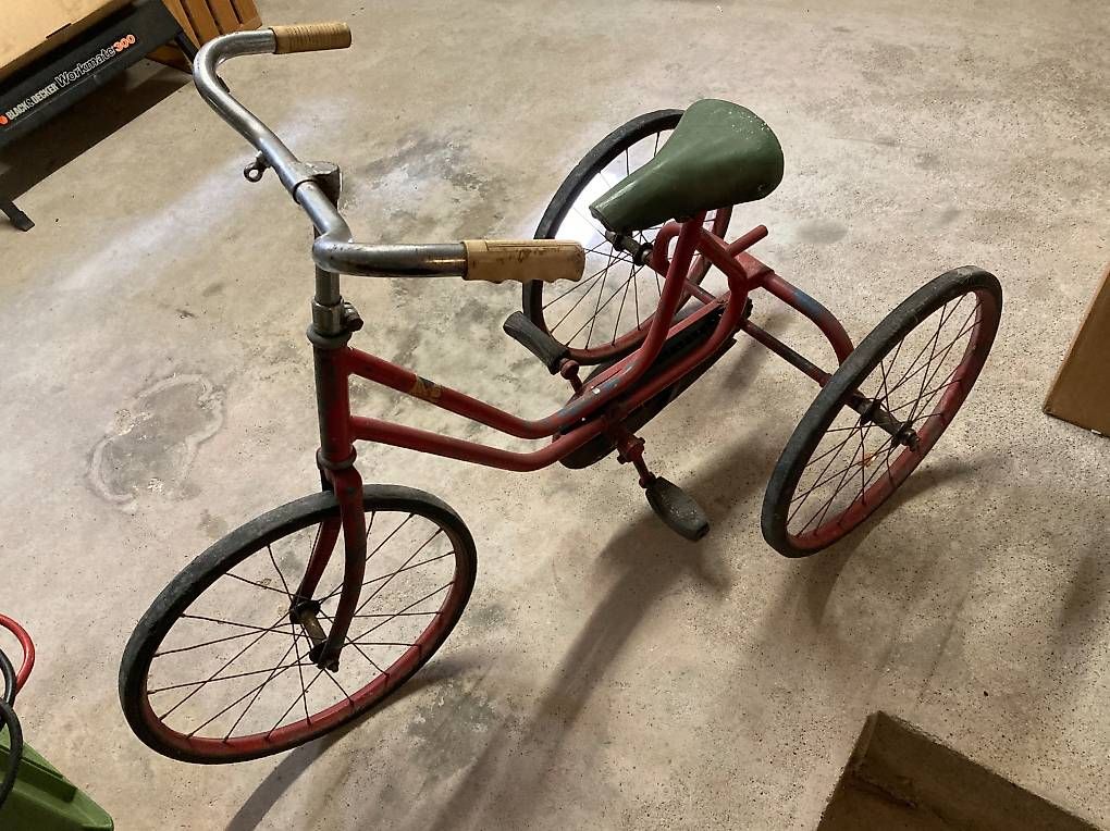 Fahrzeuge für Kinder: Tricycle ancien – Gebraucht aus Founex von Ian03