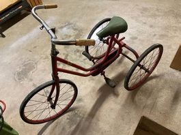 Tricycle ancien