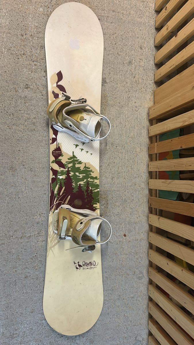 Board: Snowboard brun et blanc – Usato da Neyruz FR venduto da vbeguelin 2
