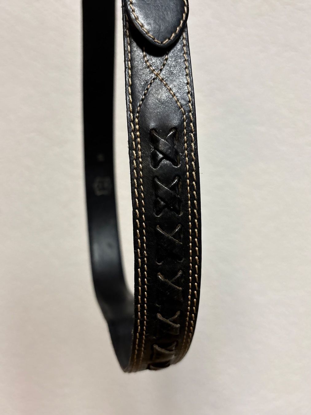 Cinture: Schwarzer Ledergürtel mit Muster, Echtleder, Gürtel – Usato da Alten venduto da AuntiesAtticFinds 1