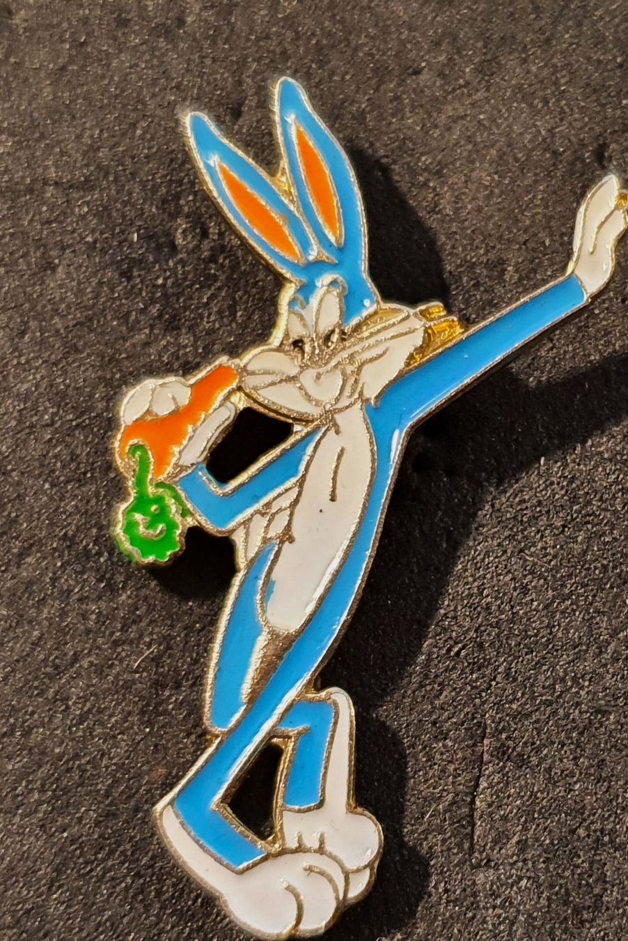 Plaketten & Abzeichen: V778 - Pin Loony Tunes Bugs Bunny – Gebraucht aus Reinach BL von Boston-Verkauf