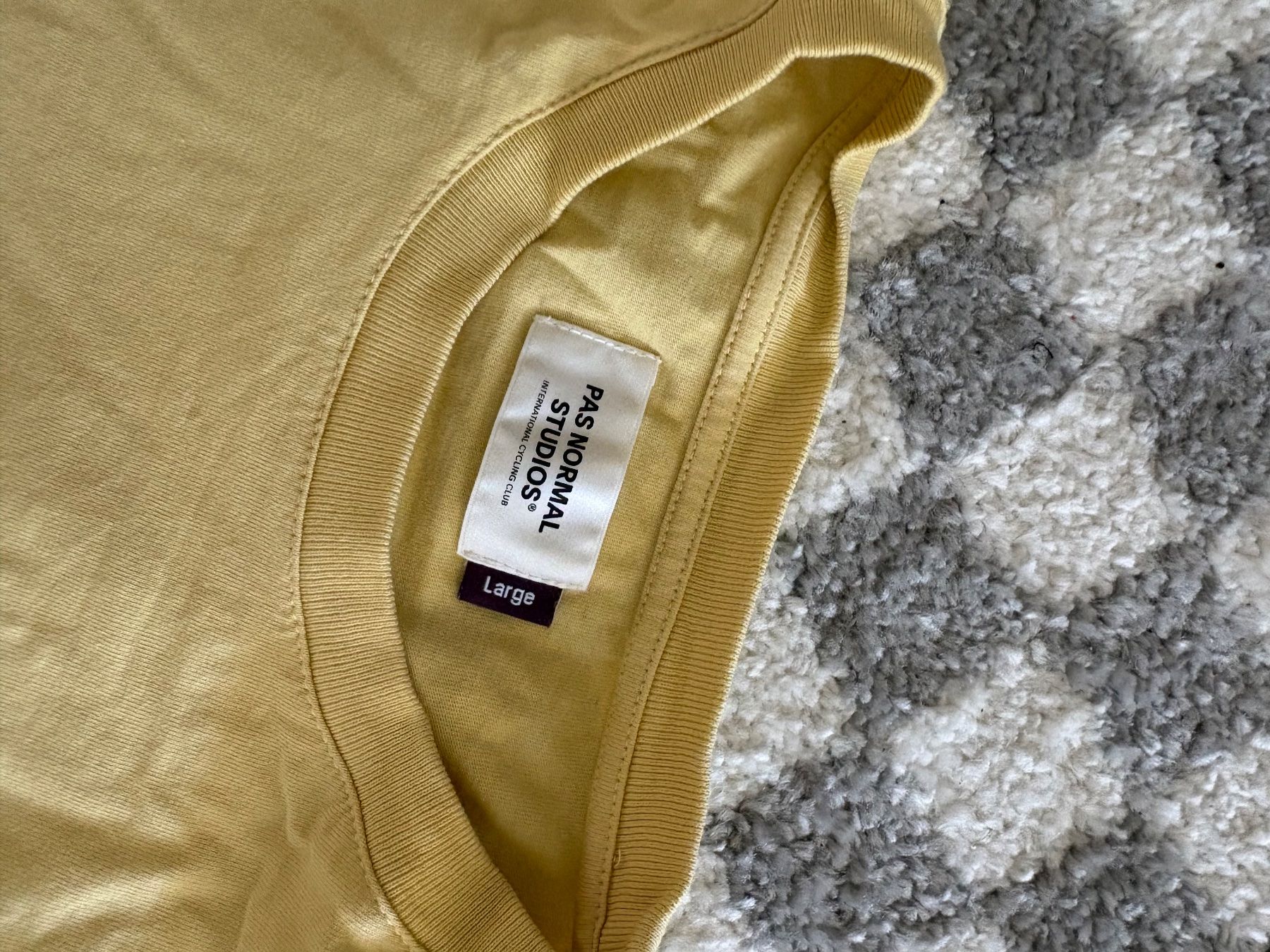 T-Shirts: Pas Normal Studios - T-shirt - gelb - L – Gebraucht aus Bern von sam_c78d 2