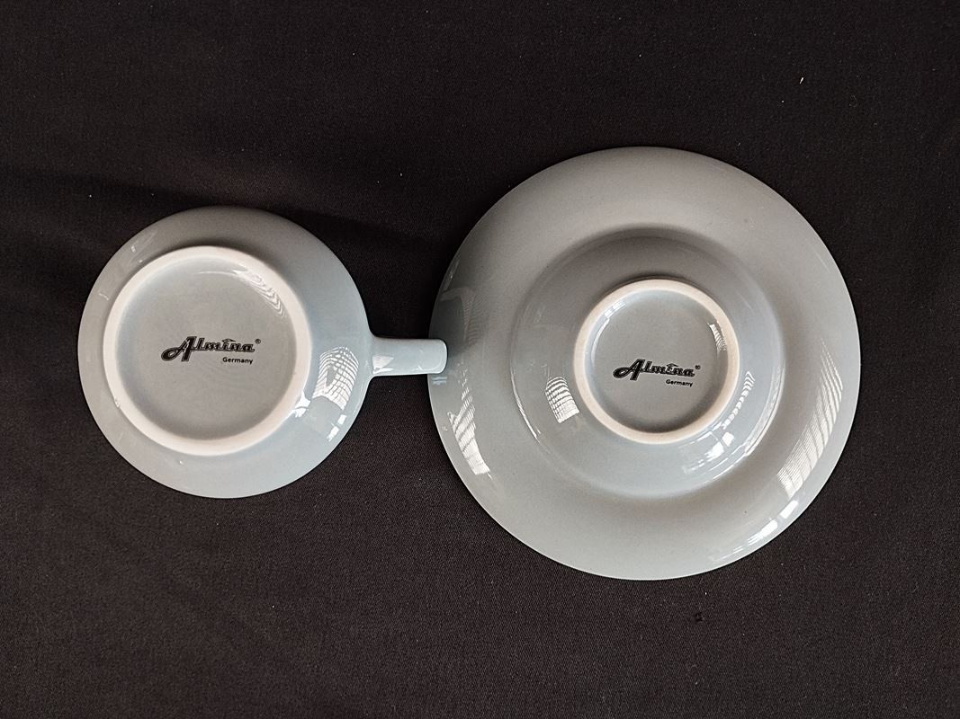 Services de table: ALMINA Espresso-Tassen mit Untersetzer – D'occasion à Schübelbach par Restwert_Schubelbach 2