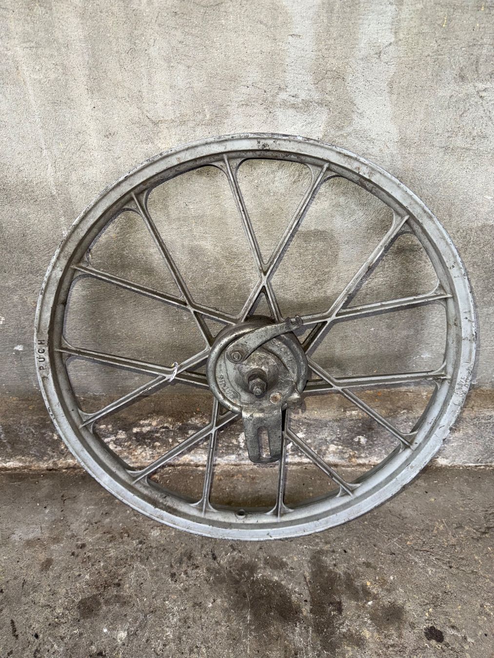 Puch Parti ricambio per ciclomotori: Puch/Sachs 17 Zoll Snowflake Vorderrad – Difettoso da Fahrni b. Thun venduto da berger_tuning34