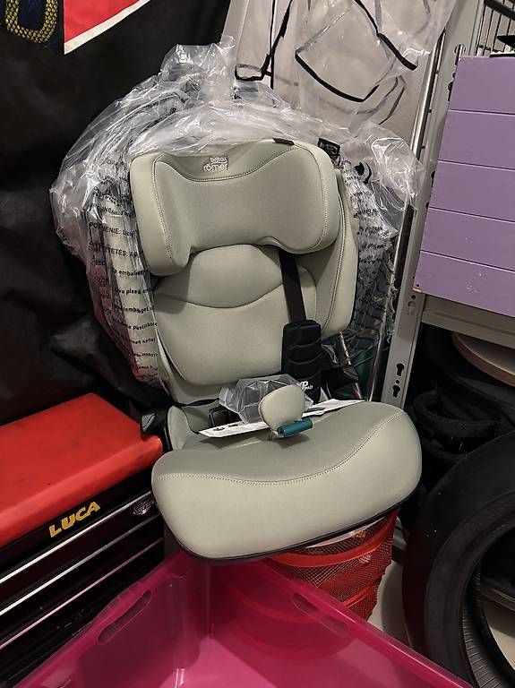 Seggiolini per auto: Britax Römer Kidfix pro Kindersitz – Nuovo e nell'imballaggio originale da Appenzell venduto da Giggs90