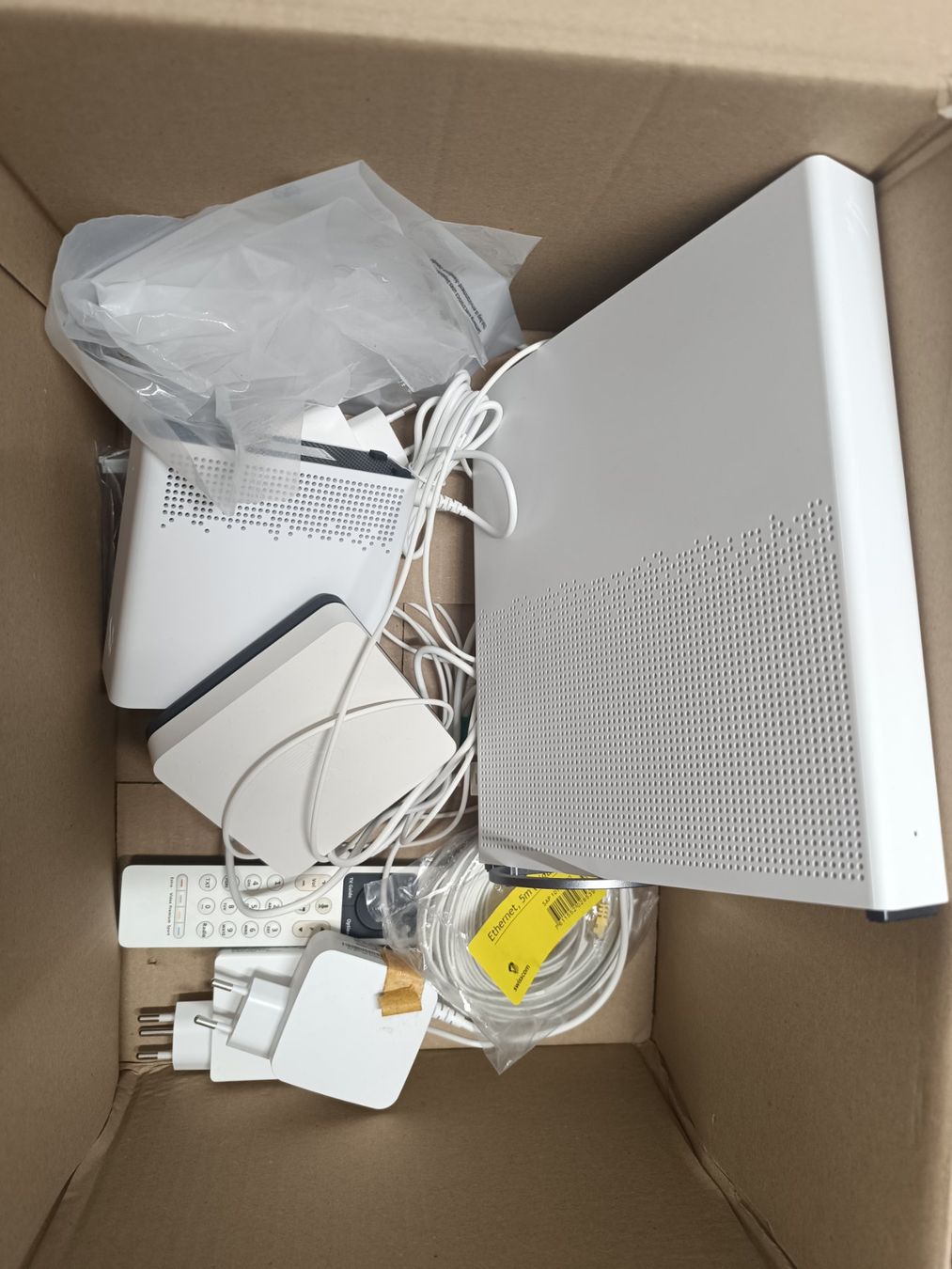 Swisscom Modems & Routeurs: Swisscom Internet-Box 3 und WLAN-Box 2 gebraucht – D'occasion à Bern par adriano151030