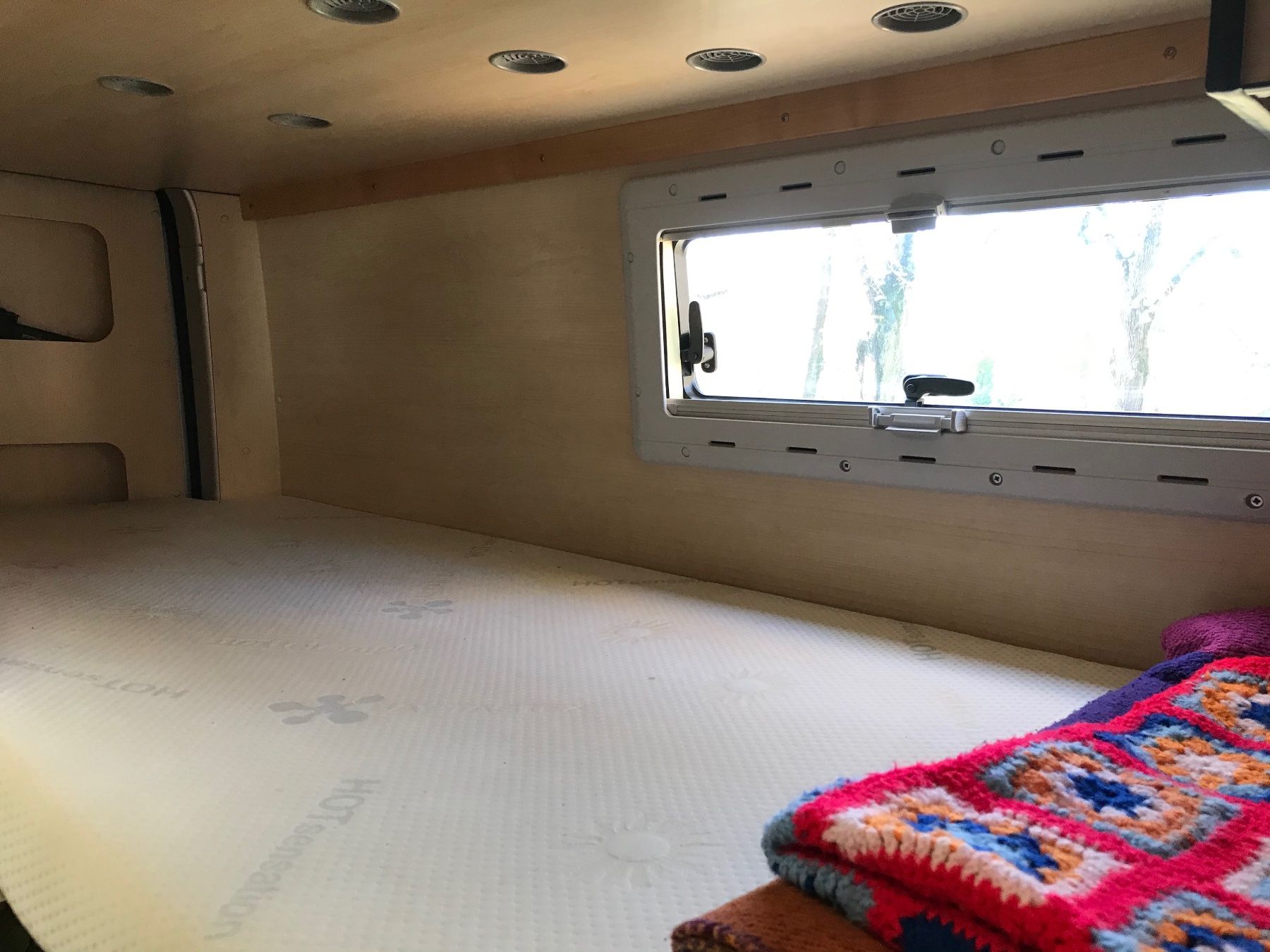 Cs-Reisemobile Veicoli da campeggio: Mercedes Sprinter, Vermietung für ein Wochenende oder länger – Usato da Zürich venduto da polarex 6