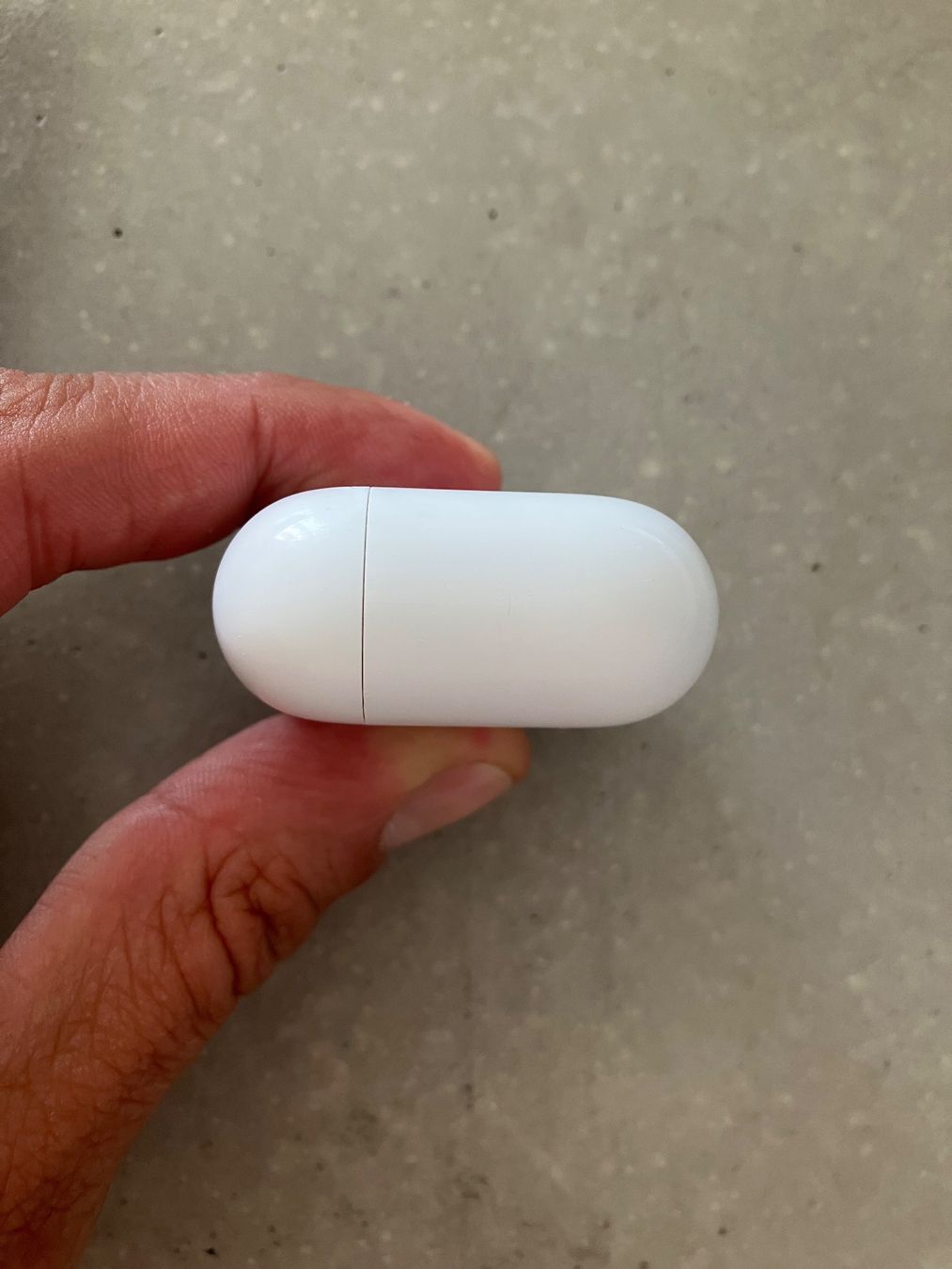 Apple Casques audio: APPLE AIRPODS 4 CASE – D'occasion à Lausanne par mr.v 6