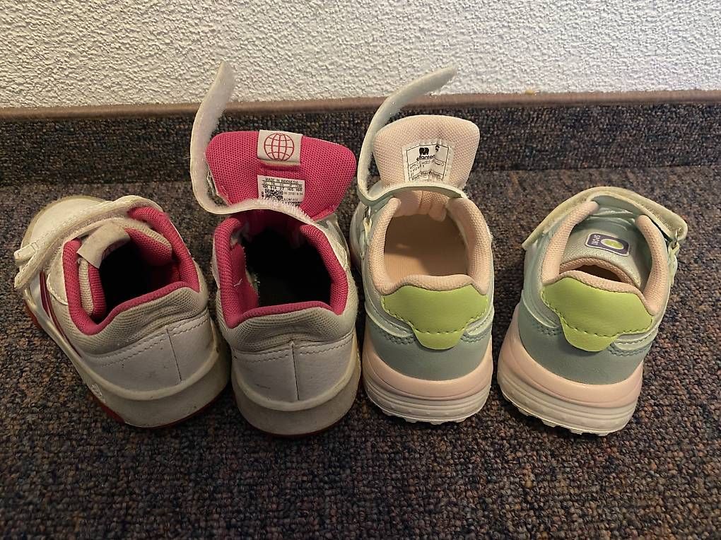 Schuhe für Jungen: Turnschuhe Elefanten Adidas beide Grösse 27 – Neu (gemäss Beschreibung) aus Allenwinden von guetzli20 2
